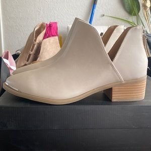 Dolce Vita Booties